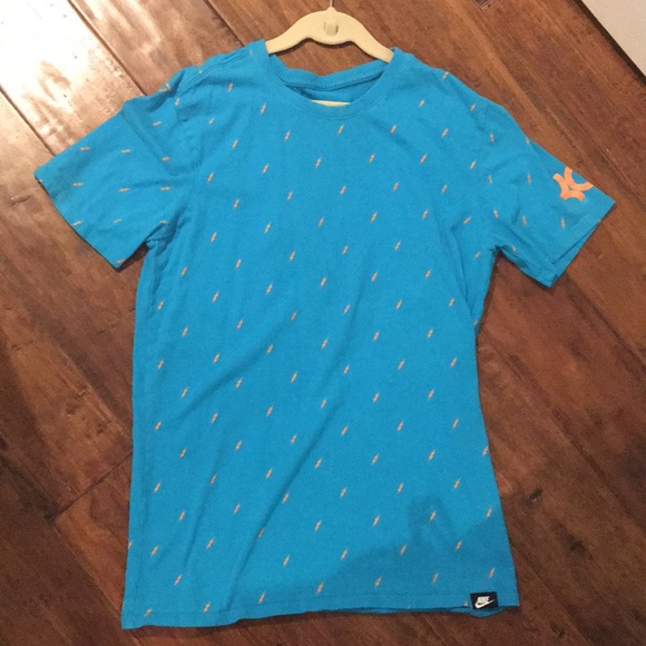 Nike Other - Nike lightning pattern T-shirt